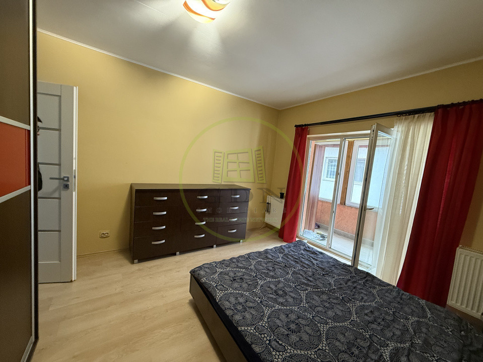 De închiriat - Ap. 4 camere, curte comună, Florești, 90 mp.