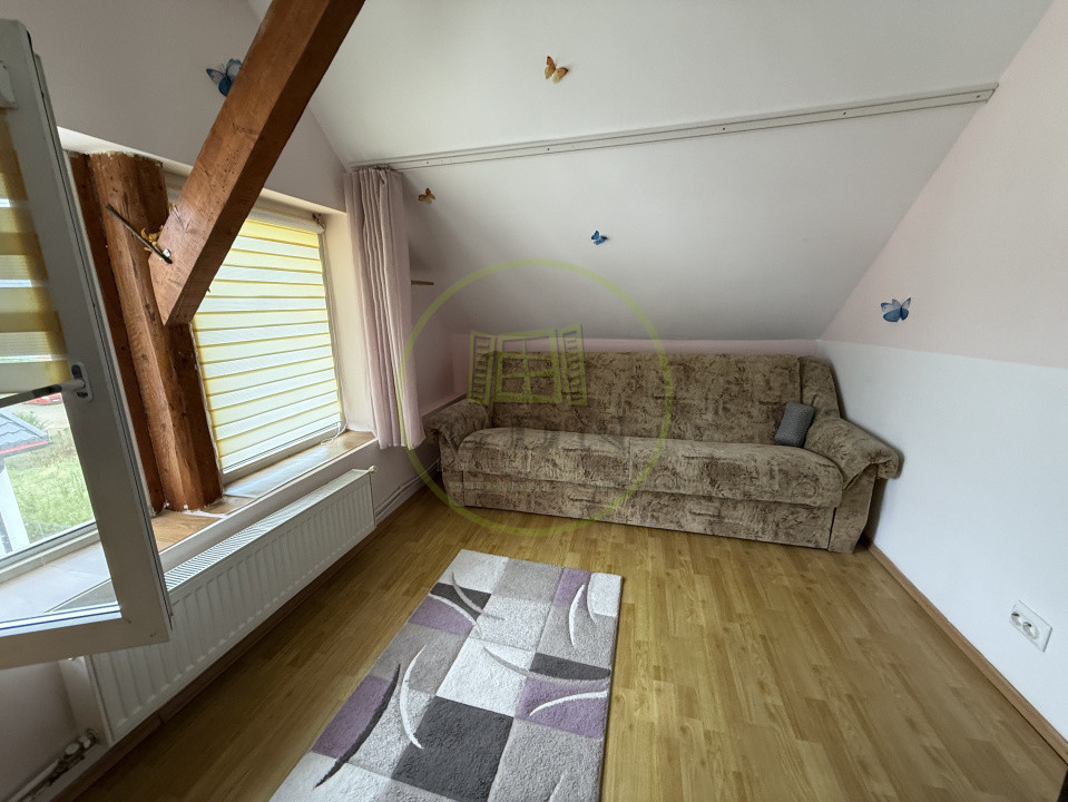 De închiriat - Ap. 4 camere, curte comună, Florești, 90 mp.