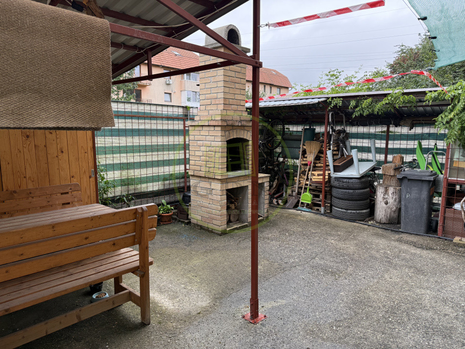 De închiriat - Ap. 4 camere, curte comună, Florești, 90 mp.