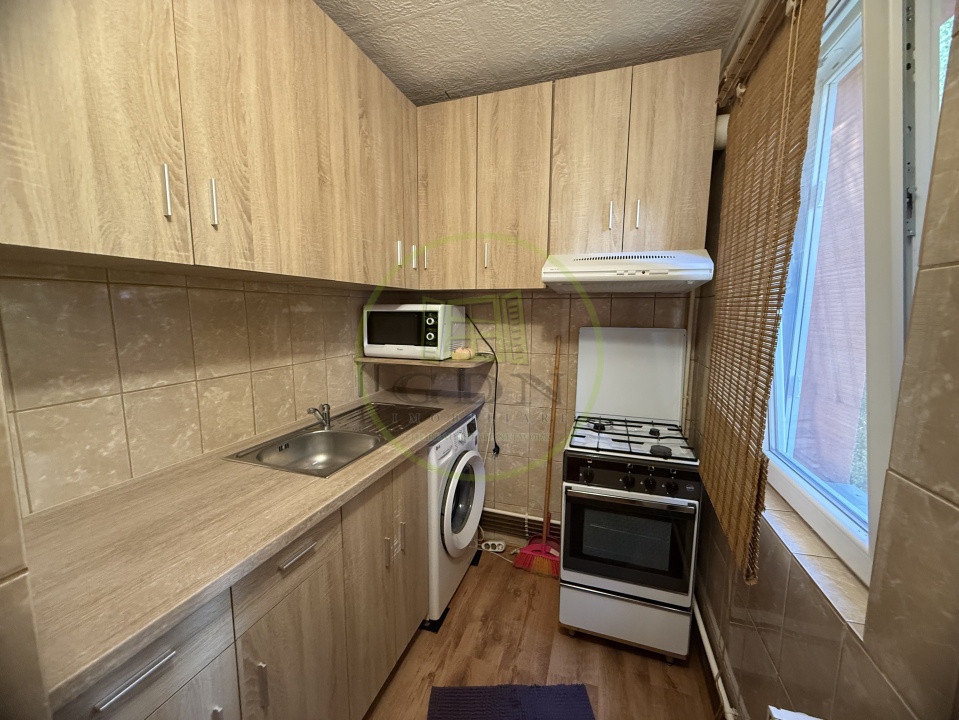 Apartament 3 camere, 49.75 mp, cartier Craiovița Nouă, zona Orizont 