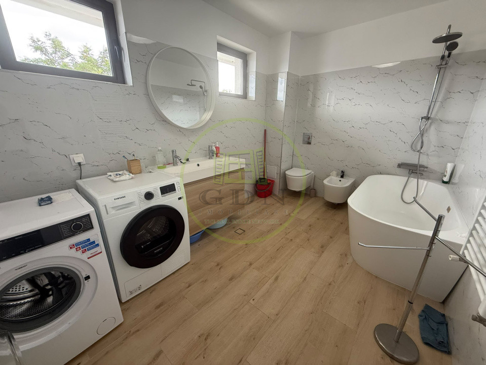 Apartament 3 camere, 126.50 mp, Centru, Zona Liceul CFR