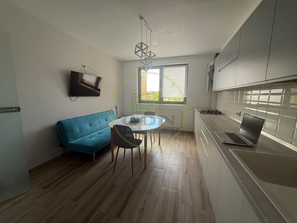 Apartament 3 camere, 126.5 mp, Centru, zona Liceul CFR