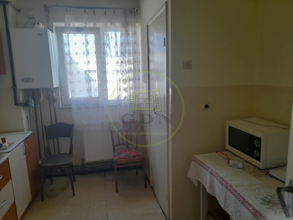 Apartament 3 camere de vanzare   strada  13 decembrie  Fagaras jud. Brasov