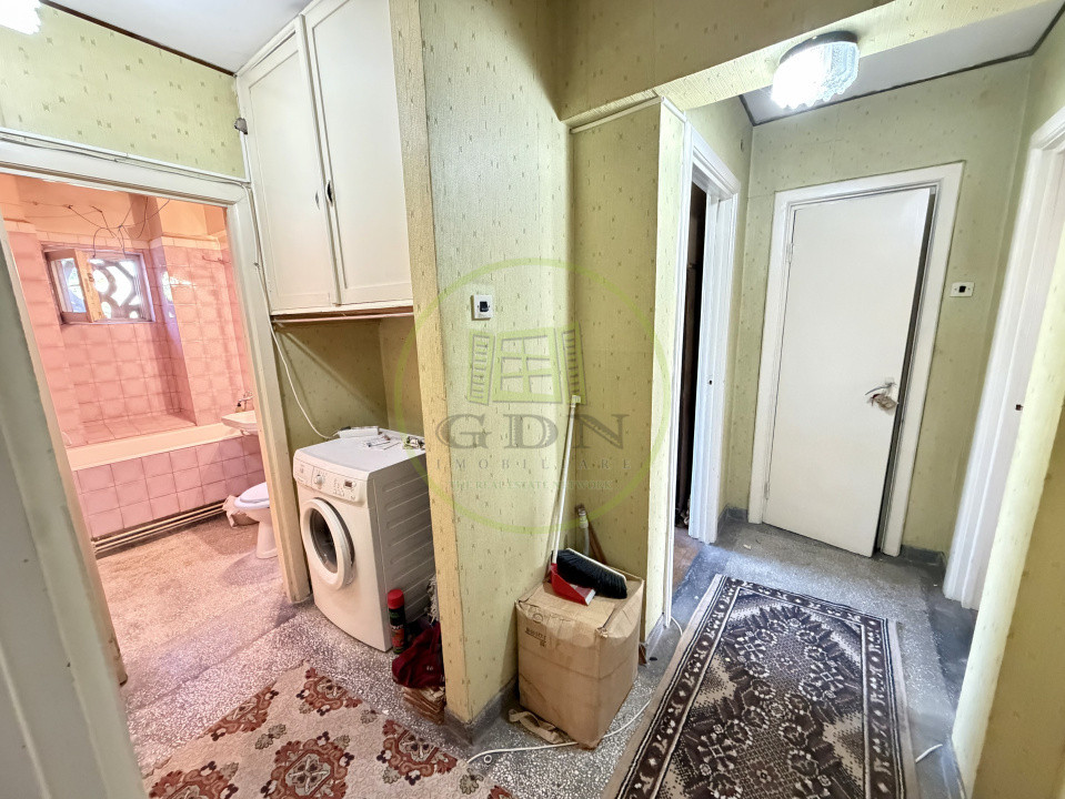 Apartament 3 camere, 81.1 mp, Centru, zona Ramada