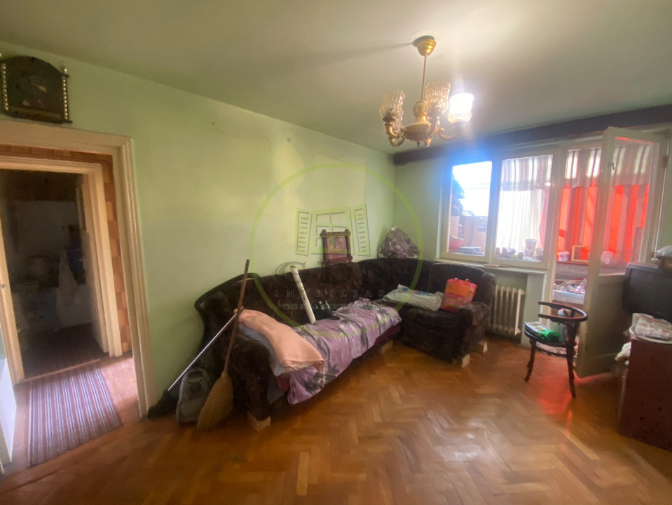 Apart.3 cam, decomandat, etaj 2, nerenovat, str Transilvaniei nr 1, Rogerius