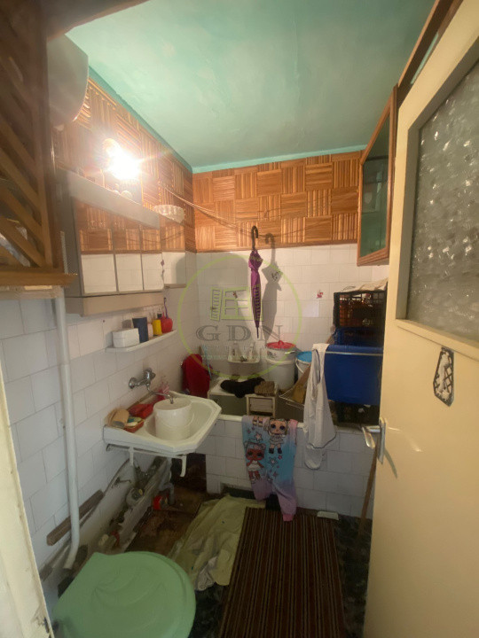 Apart.3 cam, decomandat, etaj 2, nerenovat, str Transilvaniei nr 1, Rogerius