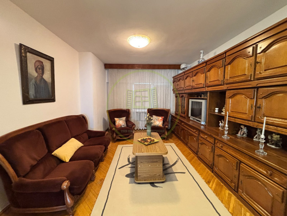 Apartament 3 camere, 70mp, Centru , zona Mercur