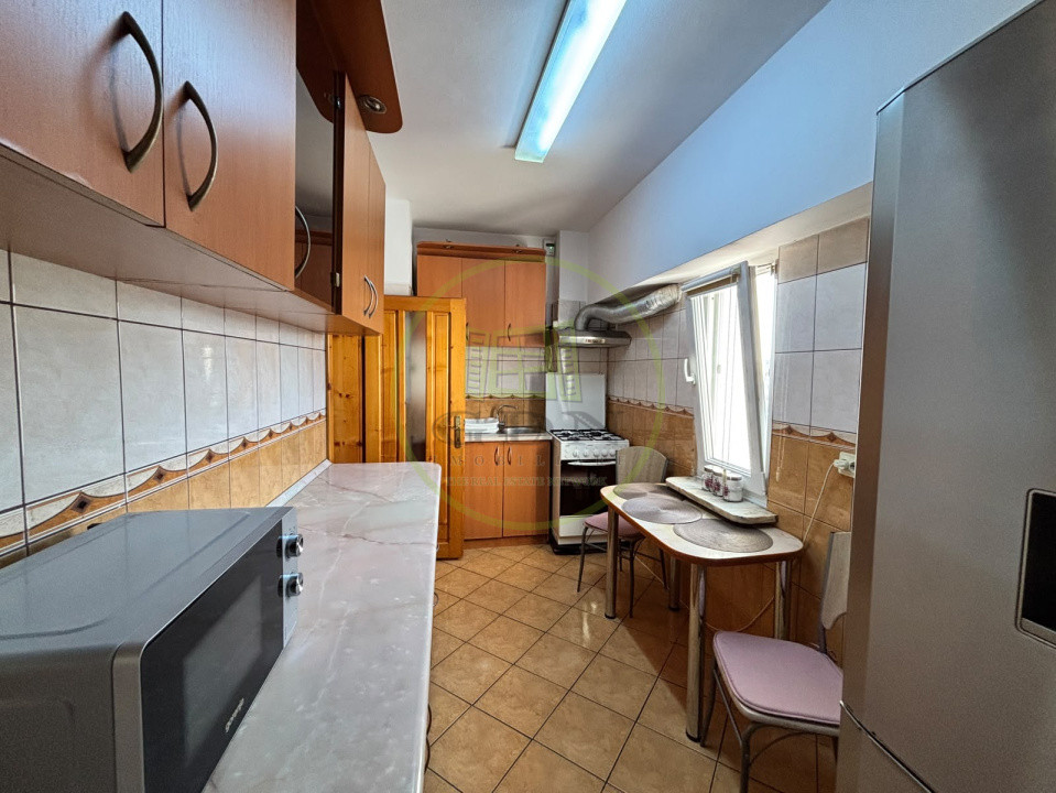 Apartament 3 camere, 70mp, Centru , zona Mercur