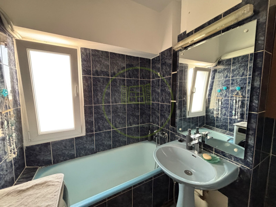 Apartament 3 camere, 70mp, Centru , zona Mercur