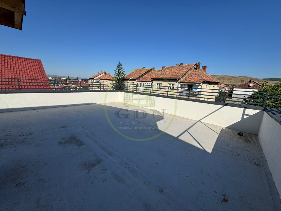  Casă înșiruită cu etaj, semifinisată interior, 142 mp!