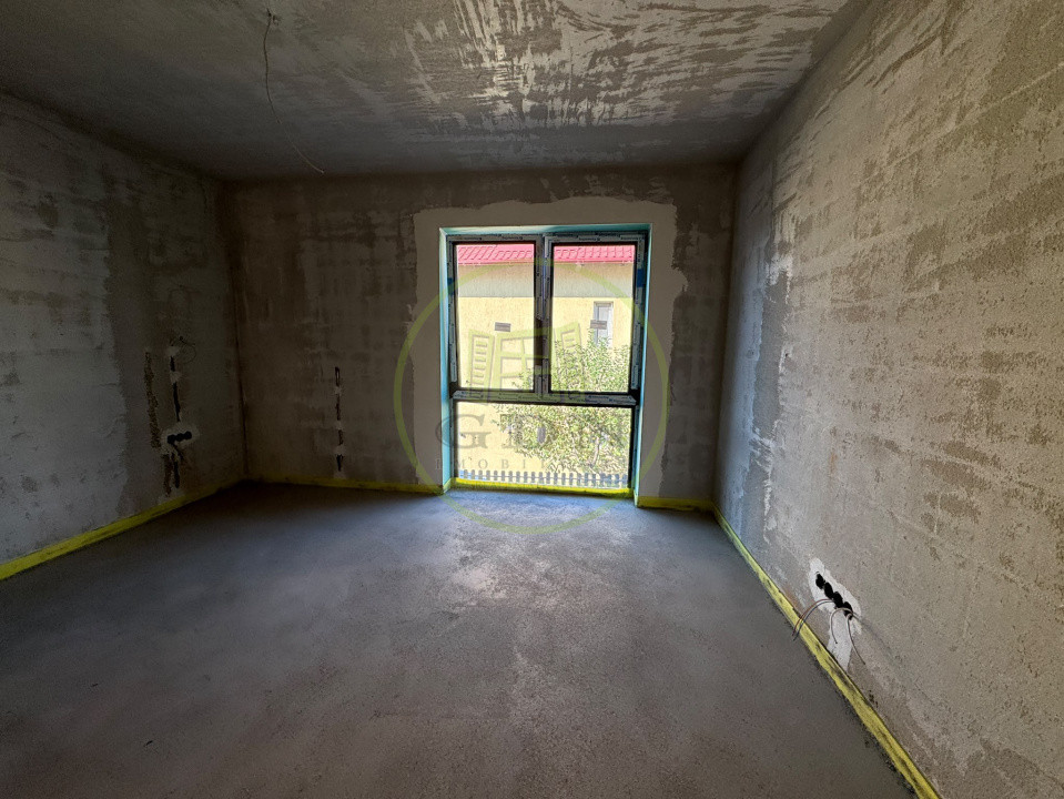  Casă înșiruită cu etaj, semifinisată interior, 142 mp!