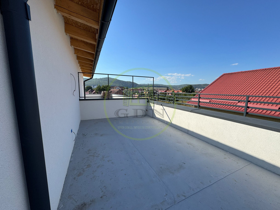  Casă înșiruită cu etaj, semifinisată interior, 142 mp!