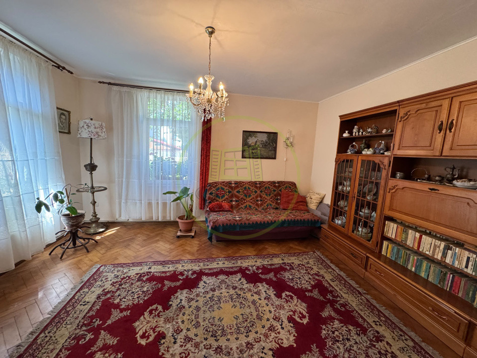 Ofertă de vânzare casă cu 5 camere+ garaj, zona P-Ța Cipariu