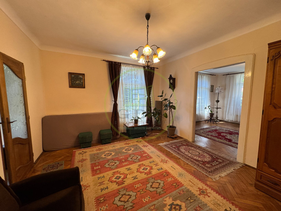 Ofertă de vânzare casă cu 5 camere+ garaj, zona P-Ța Cipariu