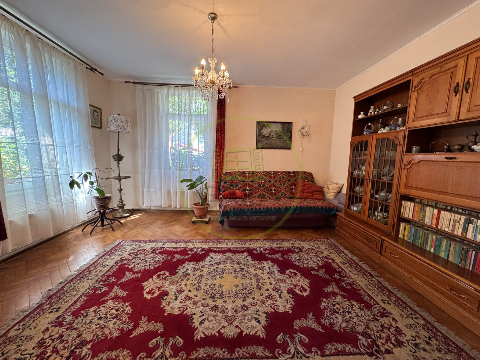 Ofertă de vânzare casă cu 5 camere+ garaj, zona P-Ța Cipariu