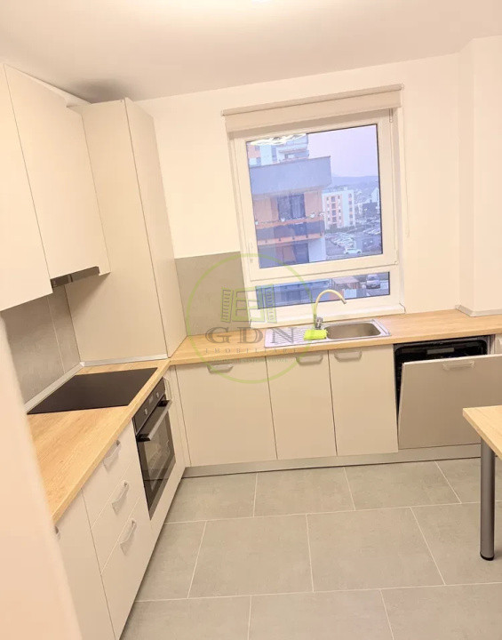 Inchiriere apartament 3 camere Grandis Residence Tractrul Brașov