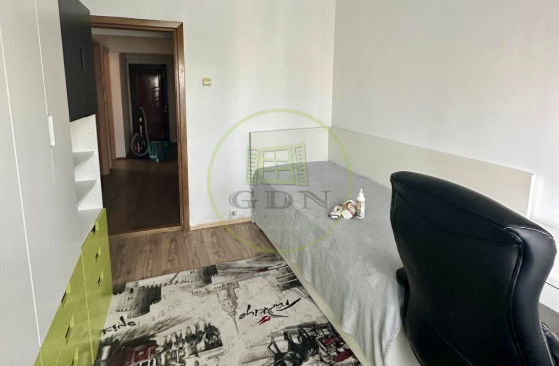 Apartament 3 camere, decomandat, 75.5 mp, cartier Lapus, zona Intim