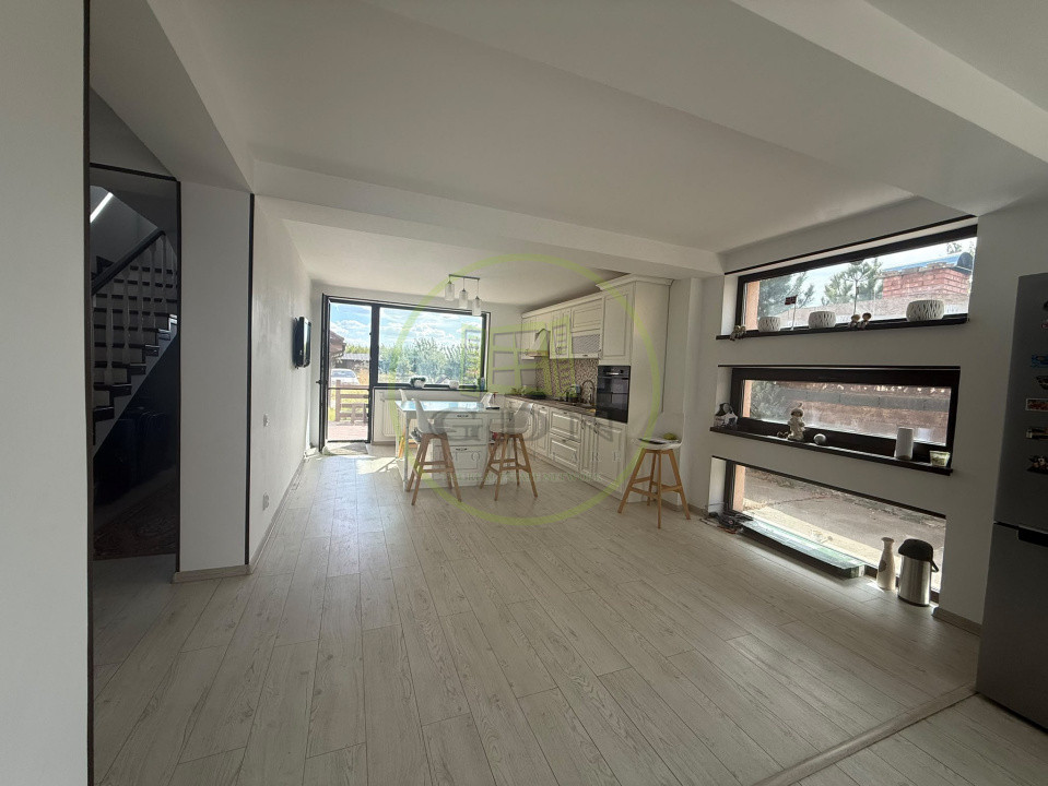 Casa, P+1+M, 360 mp, Ghercesti, zona Fabrica De Avioane 