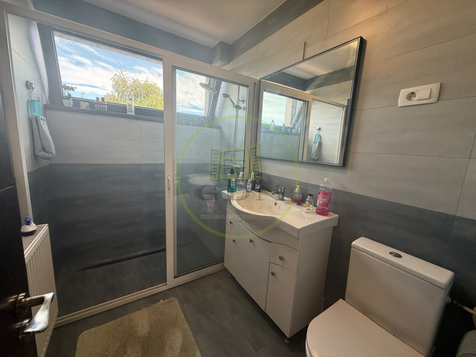 Casa, P+1+M, 360 mp, Ghercesti, zona Fabrica De Avioane 