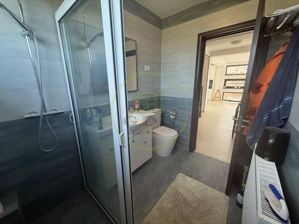 Casa, P+1+M, 360 mp, Ghercesti, zona Fabrica De Avioane 