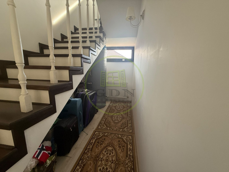 Casa, P+1+M, 360 mp, Ghercesti, zona Fabrica De Avioane 