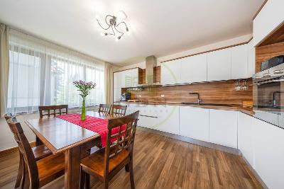 Vilă Premium cu Șemineu și Vedere Panoramică în Zona Trei Brazi/ comision 0 %