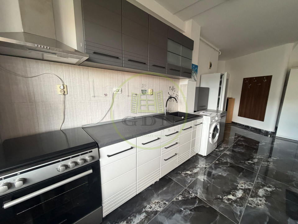 🏡 Apartament 4 camere de închiriat – Strada De Mijloc, Centrul Istoric