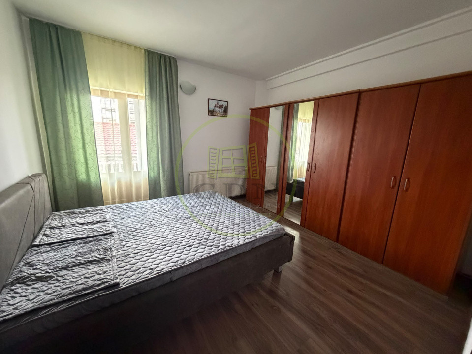 🏡 Apartament 4 camere de închiriat – Strada De Mijloc, Centrul Istoric