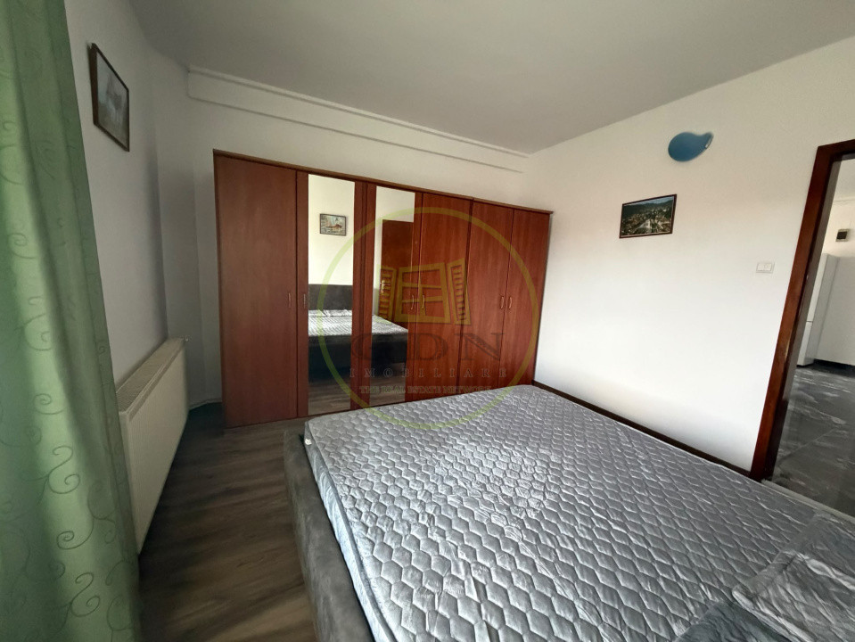 🏡 Apartament 4 camere de închiriat – Strada De Mijloc, Centrul Istoric