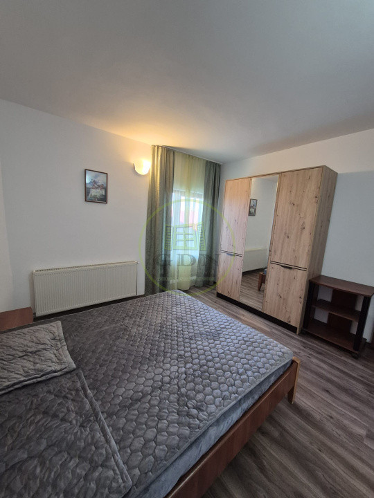 🏡 Apartament 4 camere de închiriat – Strada De Mijloc, Centrul Istoric