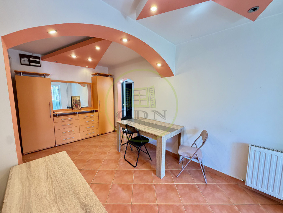 Apartament 2 camere, decomandat, 51.8 mp, cartier Rovine, zona Posta