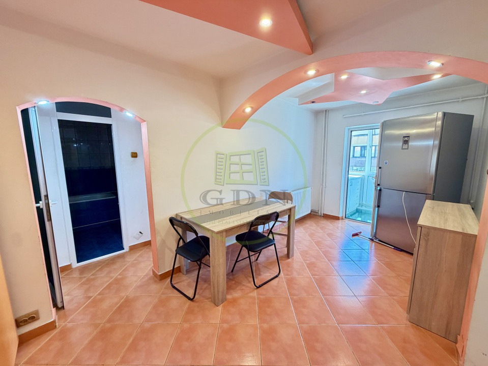 Apartament 2 camere, decomandat, 51.8 mp, cartier Rovine, zona Posta