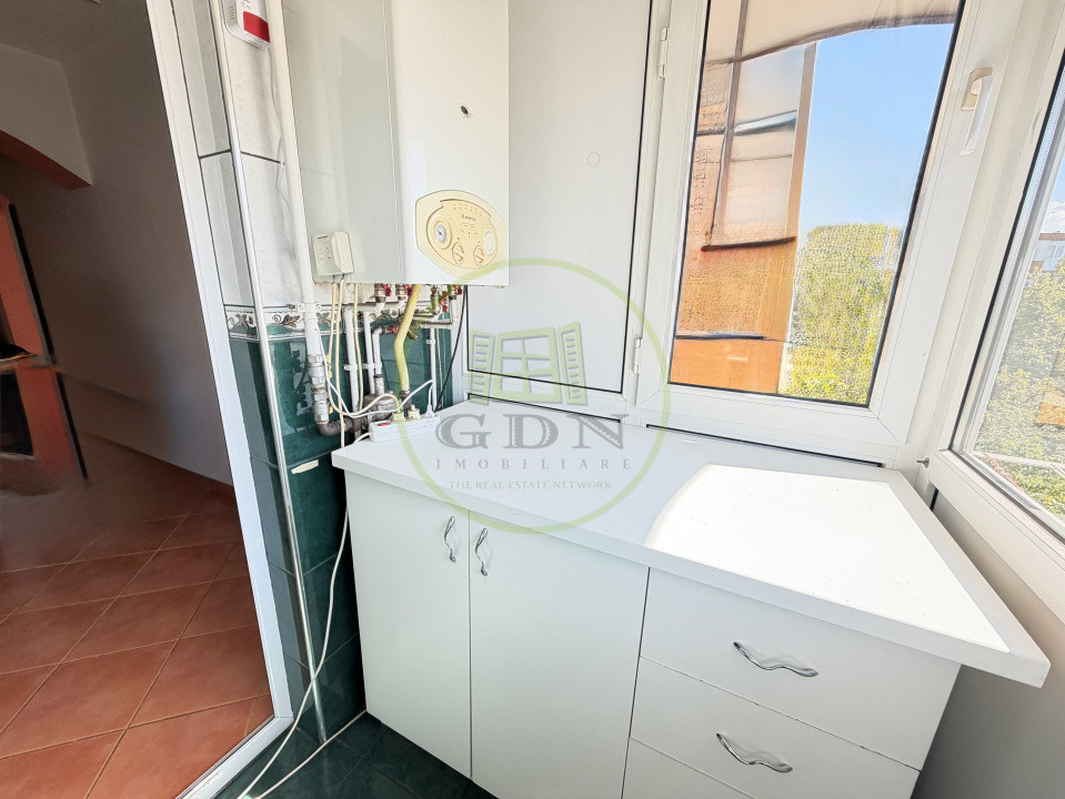 Apartament 2 camere, decomandat, 51.8 mp, cartier Rovine, zona Posta