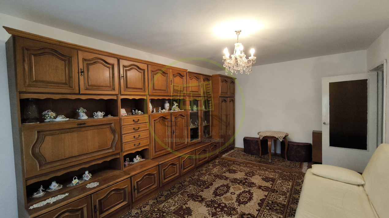 Închiriere apartament cu 3 camere, decomandat, mobilat-utilat, Decebal