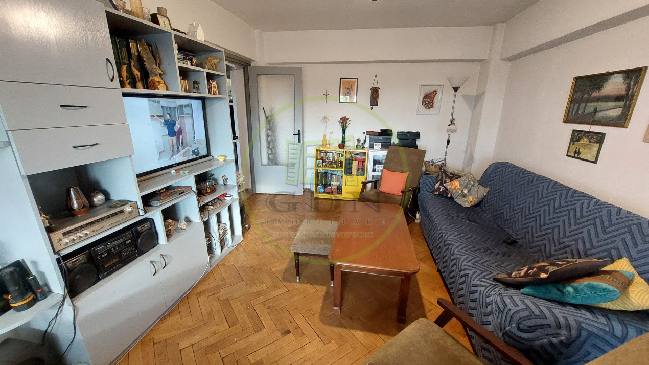 Apartament 3 camere, decomandat, 74 mp, Cartier Sarari zona Rompetrol