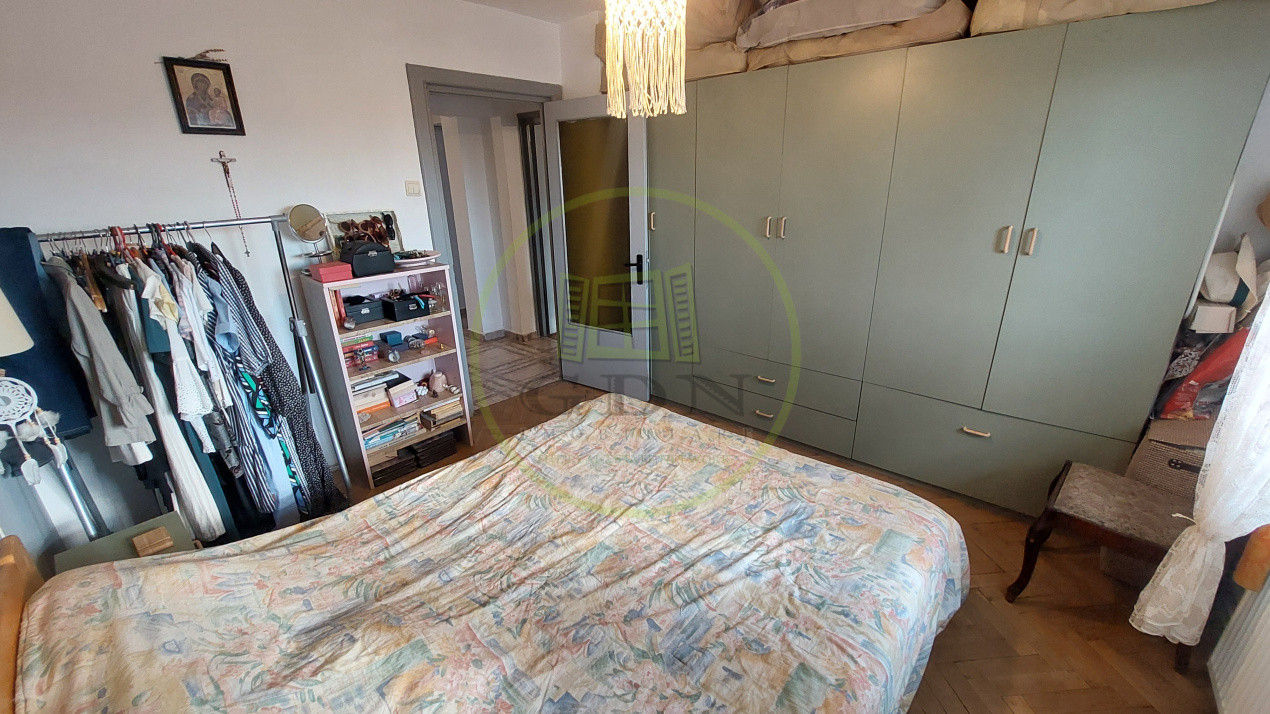 Apartament 3 camere, decomandat, 74 mp, Cartier Sarari zona Rompetrol