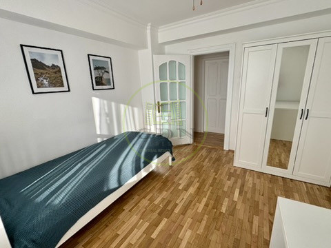 Apart. 4 camere, mobilat și utilat, central, Bloc Stea cu vedere spre Primărie 