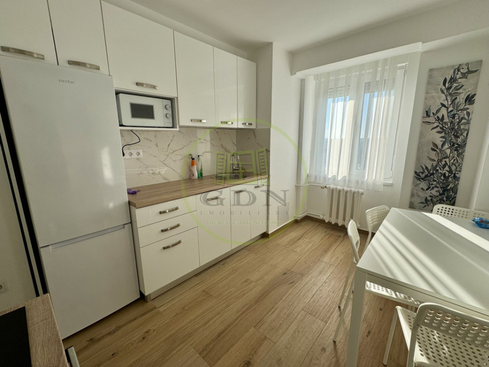 Apart. 4 camere, mobilat și utilat, central, Bloc Stea cu vedere spre Primărie 
