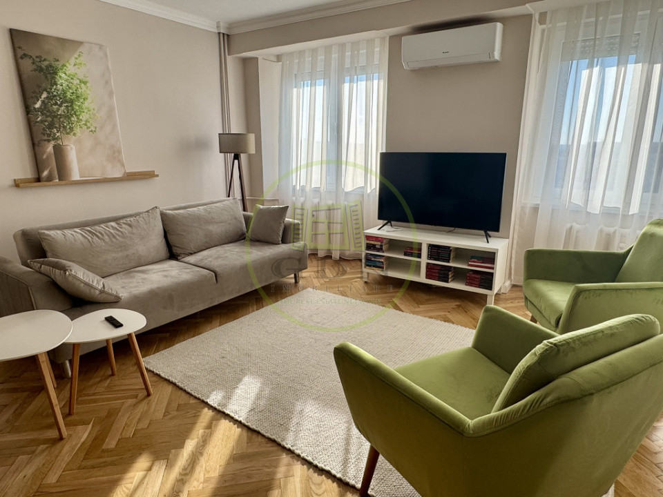 Apart. 4 camere, mobilat și utilat, central, Bloc Stea cu vedere spre Primărie 