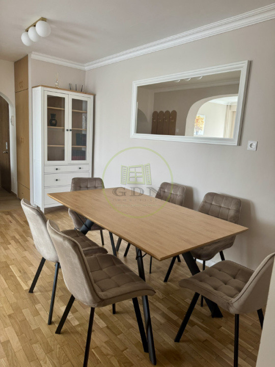 Apart. 4 camere, mobilat și utilat, central, Bloc Stea cu vedere spre Primărie 