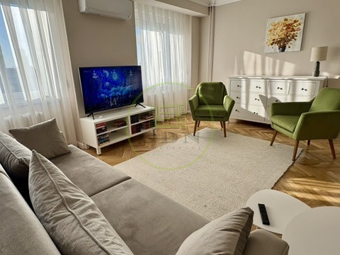 Apart. 4 camere, mobilat și utilat, central, Bloc Stea cu vedere spre Primărie 