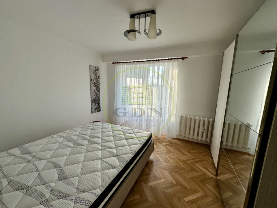 Apart. 4 camere, mobilat și utilat, central, Bloc Stea cu vedere spre Primărie 