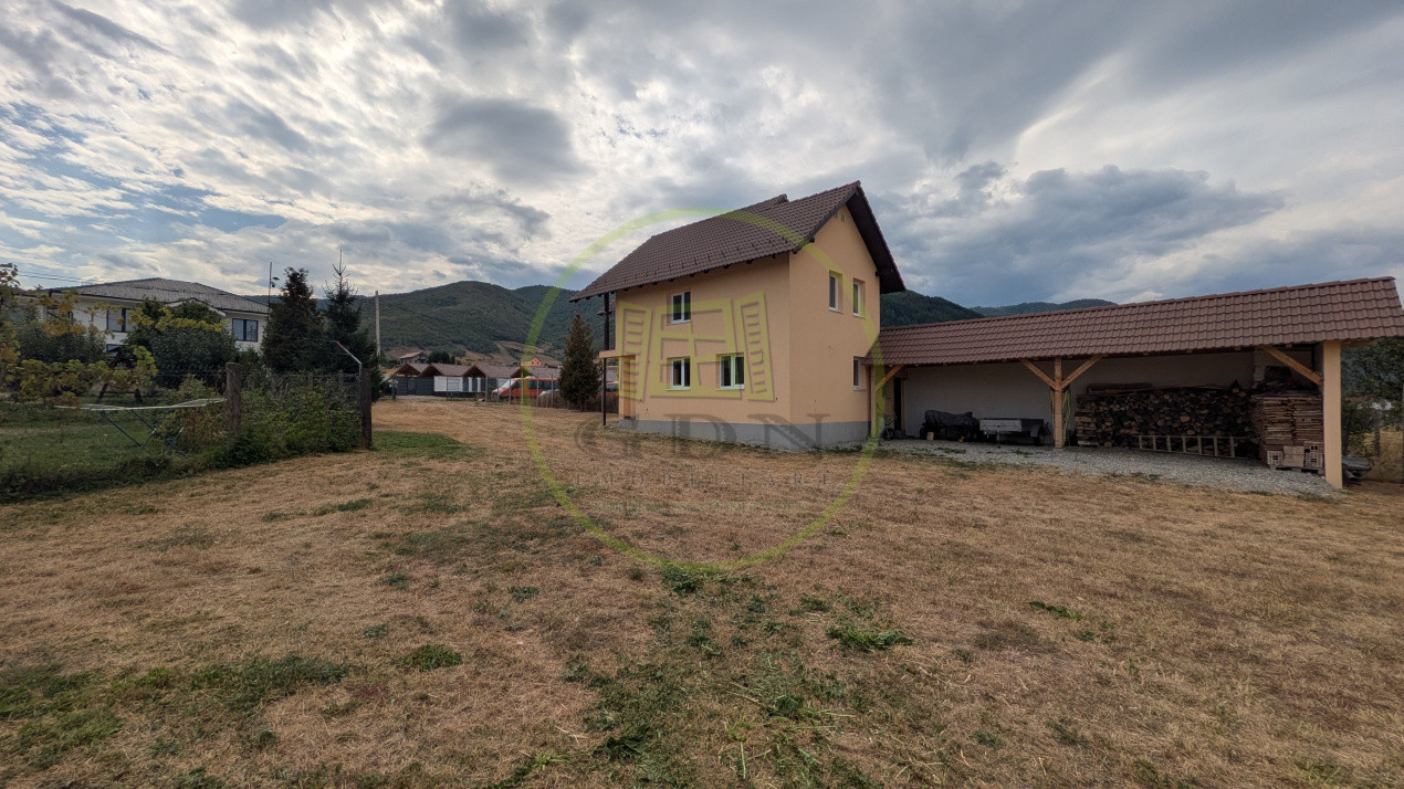 GURA RÂULUI | CASĂ PE 3.046 MP, CU O PRIVELIȘTE DIFERITĂ LA FIECARE FEREASTRĂ