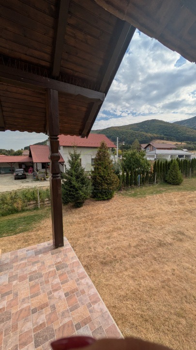 GURA RÂULUI | CASĂ PE 3.046 MP, CU O PRIVELIȘTE DIFERITĂ LA FIECARE FEREASTRĂ