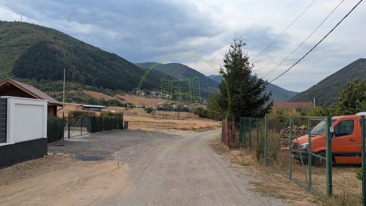 GURA RÂULUI | CASĂ PE 3.046 MP, CU O PRIVELIȘTE DIFERITĂ LA FIECARE FEREASTRĂ