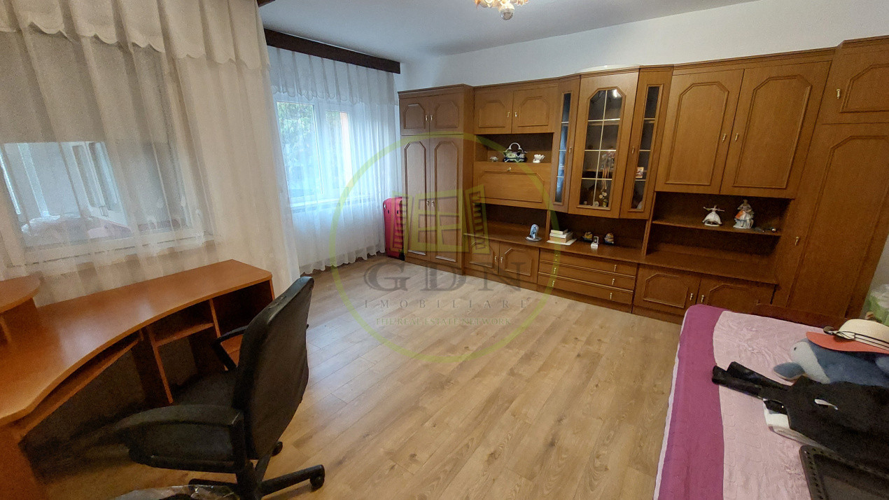Apartament 2 camere decomandat, etajul 1, George Enescu, zona Liceul de Chimie