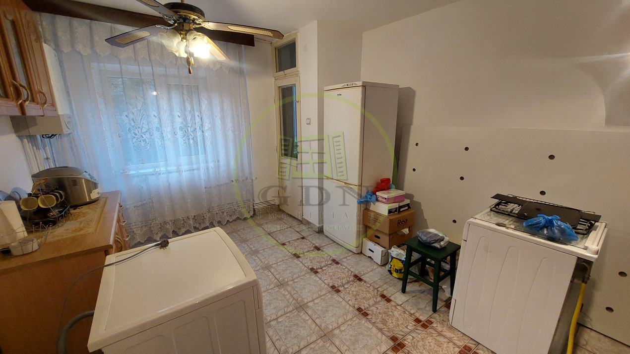 Apartament 2 camere decomandat, etajul 1, George Enescu, zona Liceul de Chimie