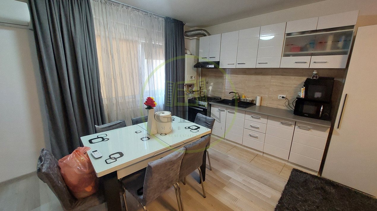 Apartament 3 camere open-space, etajul 2, 1 Mai, zona Serviciul de Ambulanta