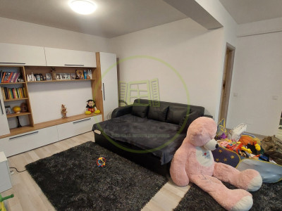 Apartament 3 camere open-space, etajul 2, 1 Mai, zona Serviciul de Ambulanta