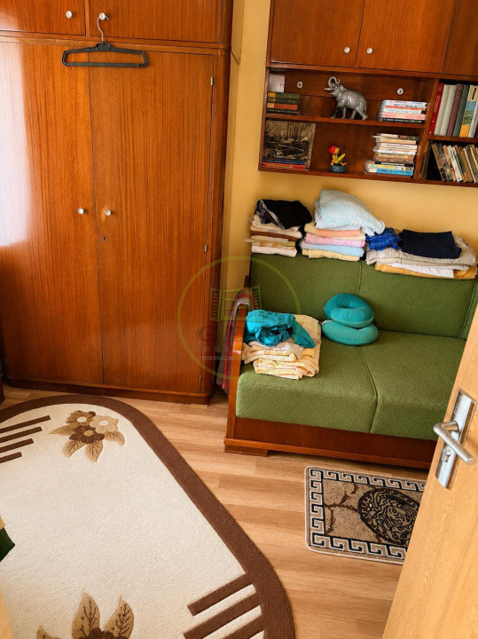 Apartament cu 4 camere de vânzare -Reghin -Făgărașului etaj 2